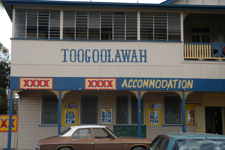 Toogoolawah hotel and pub.jpg
