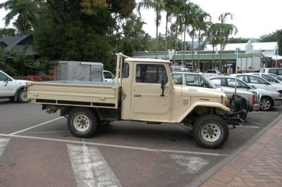 old landcruiser pcup.jpg
