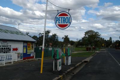 Toogoolawah petrol station.jpg