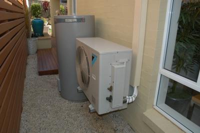 model home air cond 02.jpg