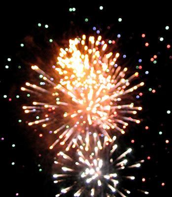v3/16/522916/3/45044288.fireworks11.jpg