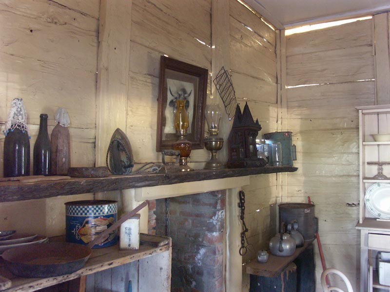 Lenroy Slab Hut, Roma