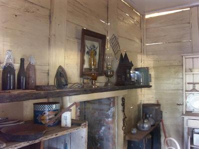 Lenroy Slab Hut, Roma