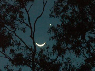 Moon and Venus: Clear skies at Takarakka