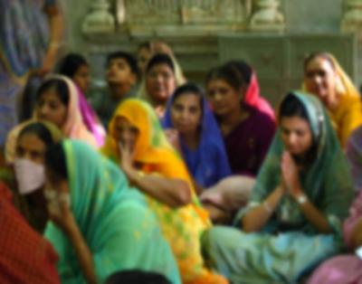 Jain temple women Original.jpg