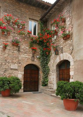 An Assisi courtyard.jpg
