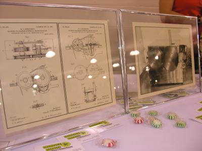 Diagram and pic of John's marble machine which uses hand-gathered glass