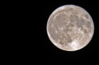 July 21-22 2005 Full Moon over Wisconsin.jpg