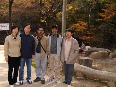 We met Mrs. & Prof. Taiha Joo at Eunhaesa...