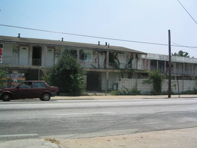 beat up motel.JPG
