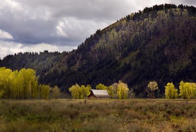 2378-Lonely-Barn.jpg