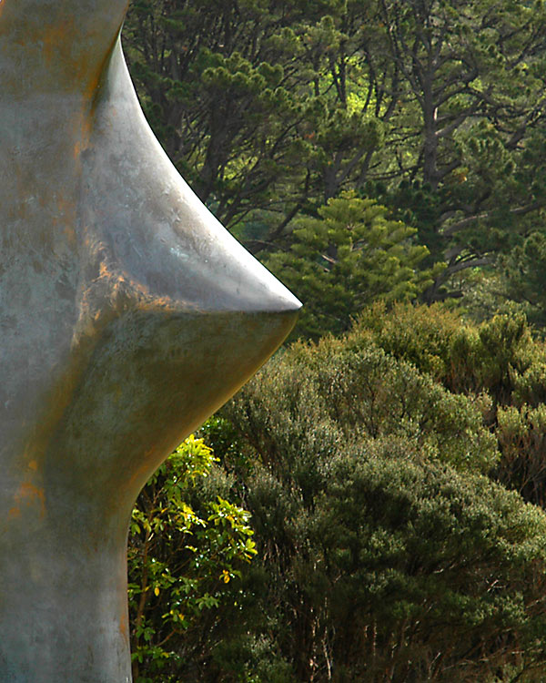 1 Oct 05 - Just What Was Henry Moore Thinking About?