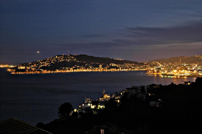 8 September 05 - Wellington by Night