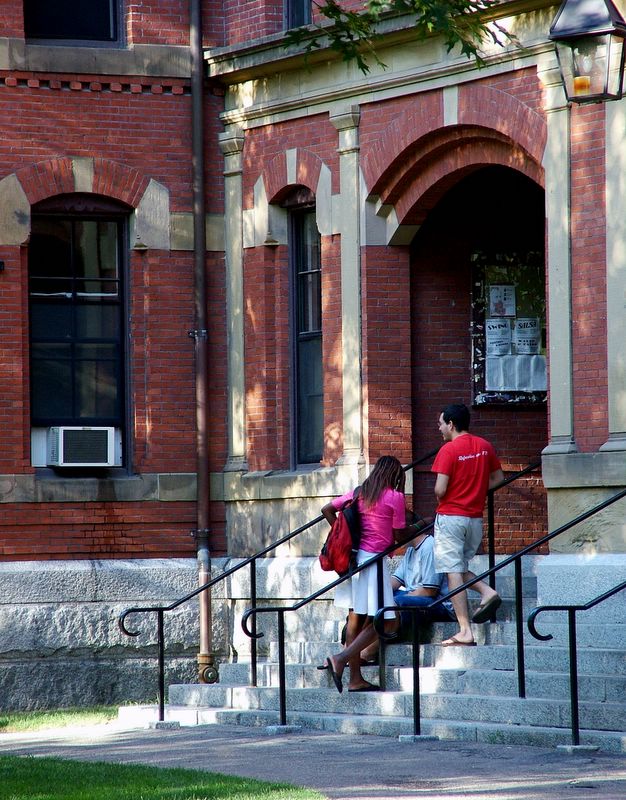 Cambridge - Chatting in Harvard Yard