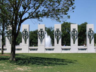 World War II Memorial, Outside