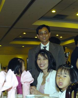 gia dinh Dang Binh.jpg