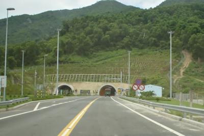 duong ham Hai Van lon nhat Dong Nam A