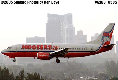 Hooters Air B737-3G7 N380WL aviation stock photo #6189