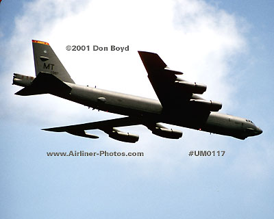 2001 - USAF B-52H Stratofortress 61-0007 military aviation stock photo #UM0117