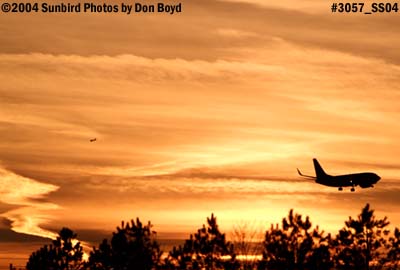 Southwest Airlines B737-7H4 on approach at sunset aviation airline stock photo #3057