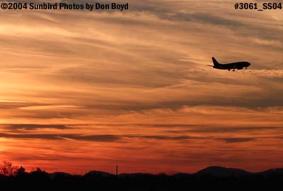 Southwest Airlines B737 on approach at sunset aviation airline stock photo #3061