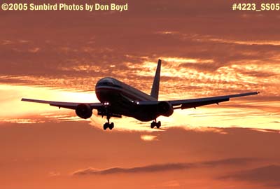 American Airlines B767 on short final approach at sunset aviation airline stock photo #4223