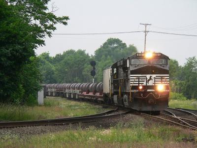 v3/20/410020/3/44661120.EastboundOffTheFortWayneLine.jpg