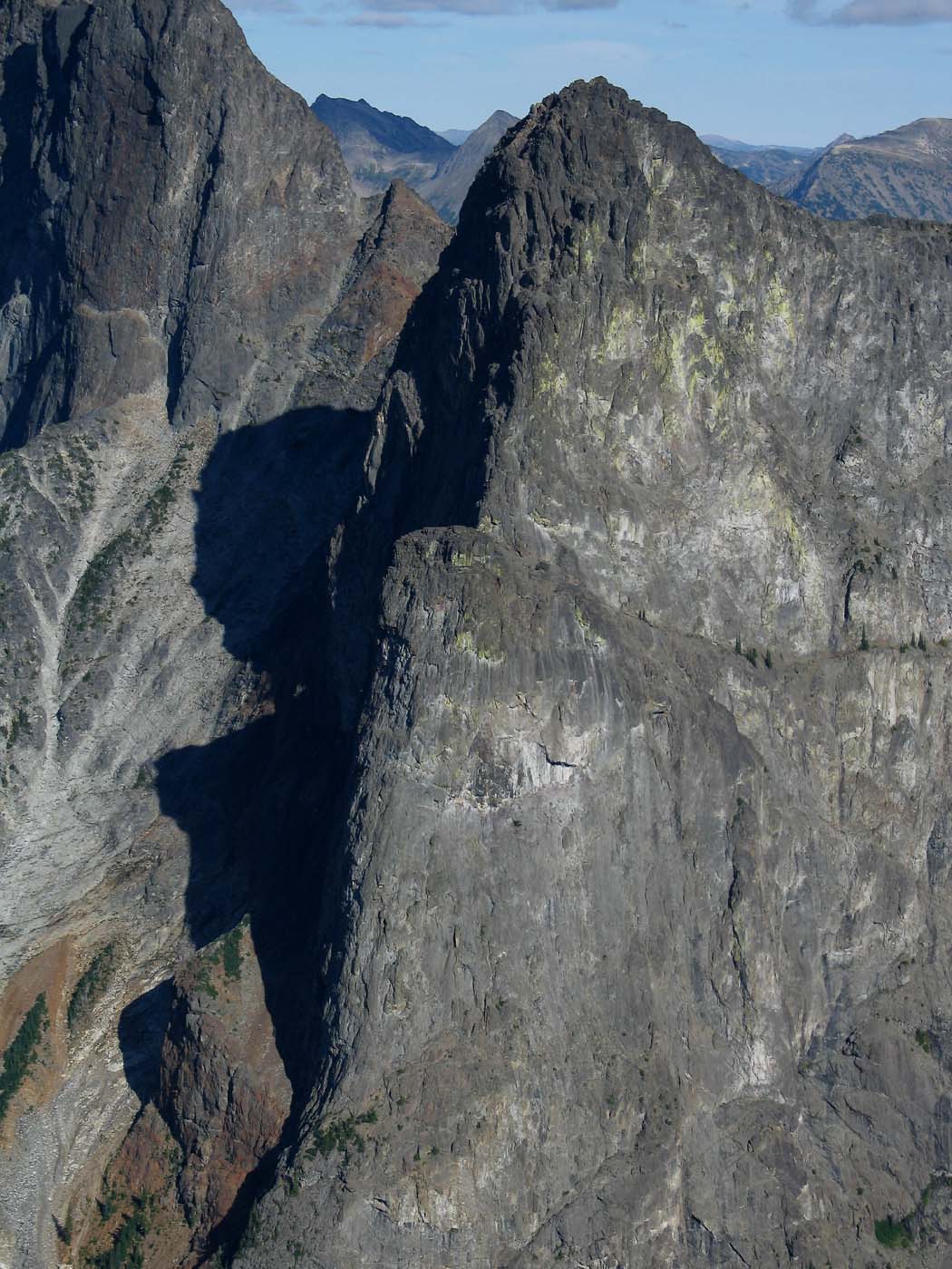 SW Hozomeen,  NW Buttress (Hozomeen083105-32adj.jpg)