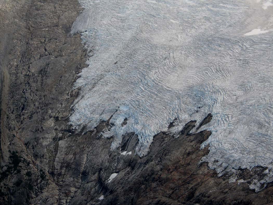 Boston Glacier Terminus Below Buckner (BostonGl092005-08adj.jpg)