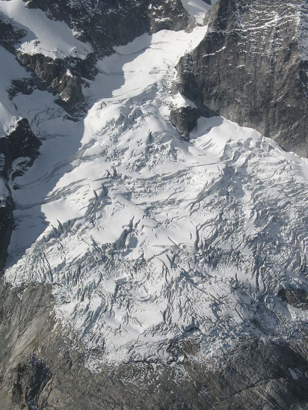 Logan, Douglas Glacier (Logan102505-23adj.jpg)