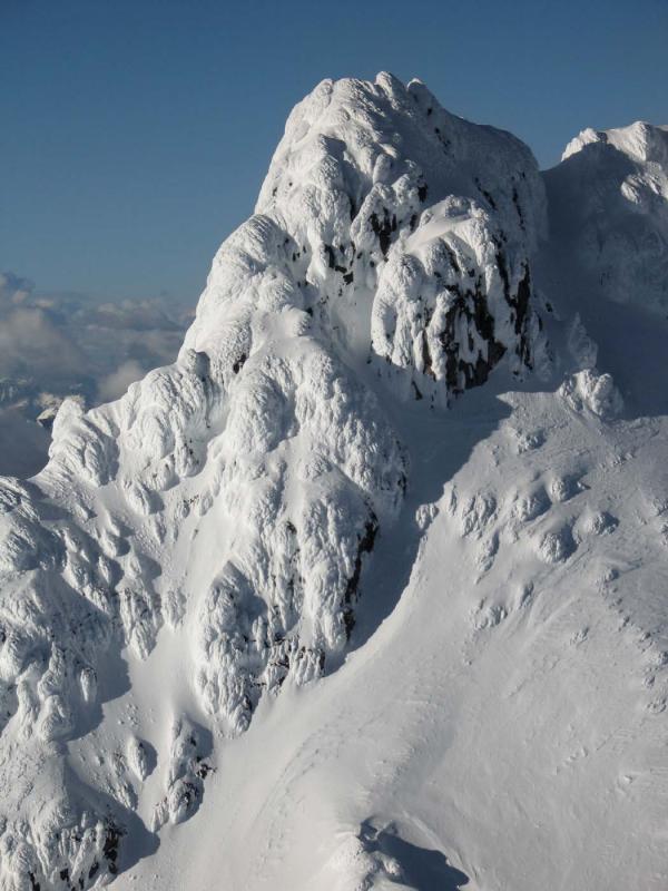 Glacier Pk, Summit Detail, SW Face (GlacierPk052405-88adj.jpg)