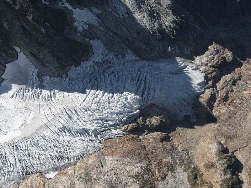 Neve Glacier, W Arm (Snowfield-Neve092805-21adj.jpg)