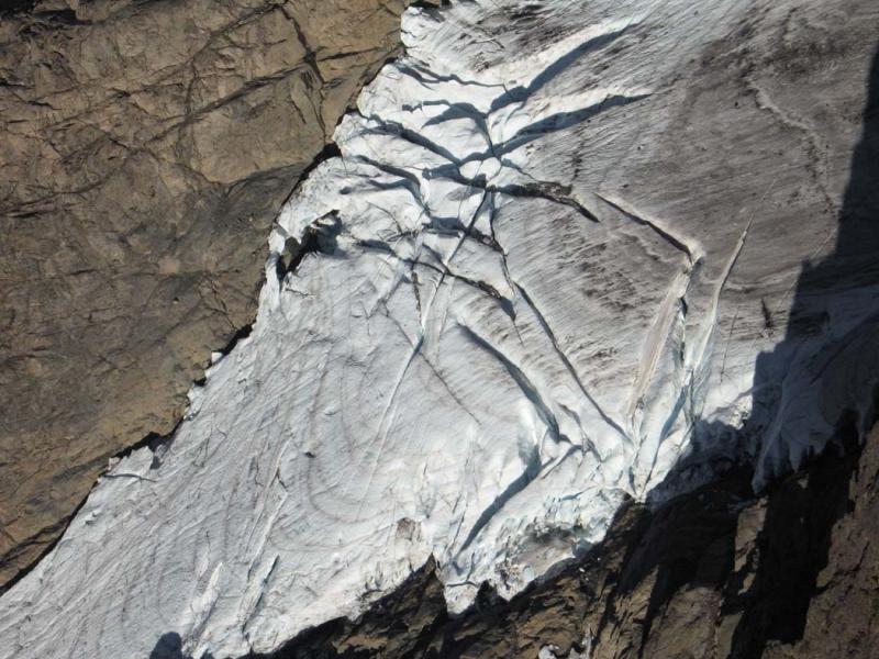 Three Fingers Glacier, Crevasses  (ThreeFingers102105-26adj.jpg)