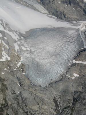 Challenger Glacier, E Arm (ChallengerGl080905-03adj.jpg)