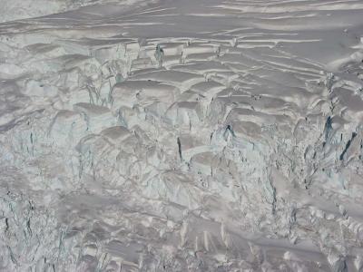 Easton Glacier, Seracs & Crevasses (MtBaker110503-58.jpg)