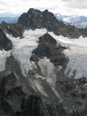 Kimtah Glaciers (MesahchieKatsuk092005-20adj.jpg)