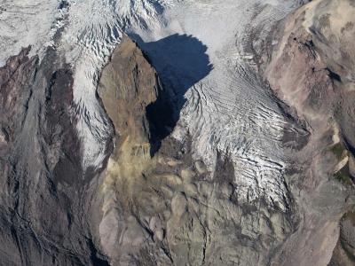Dusty Glacier & Recession Rock (GlacierPk092105-052adj.jpg)
