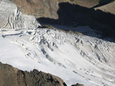 Clark (Foreground) & Richardson Glaciers (TenPks2-092105-08adj.jpg)