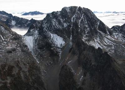 Carru, N Face Glacier Remnants (LagoCarruOsceola101805-38adj.jpg)