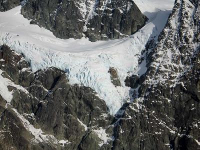 Upper Curtis Glacier, S Side (Shuksan101805-15adj.jpg)