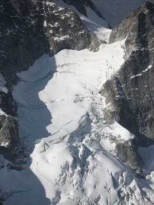 Logan, Douglas Glacier (Logan102505-29adj.jpg)