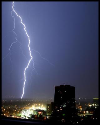 lightening01c2s.jpg