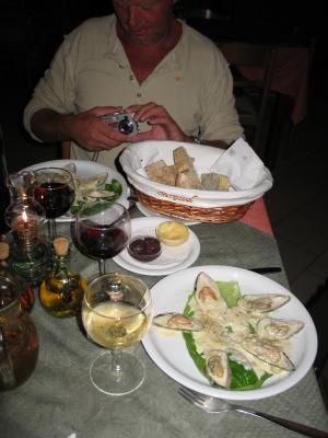 v3/20/552420/3/50639425.musselsinwhitewineandgarlicsauce.jpg