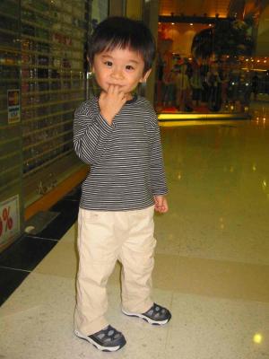 8_10_05m.jpg