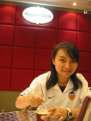 11_10_05l.jpg