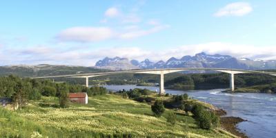Saltstraumen, brua og Børvasstindan.jpg