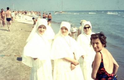 Sisters on the beach. Cattolica 1969.jpg