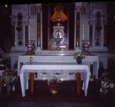 The altar in Nuestra Seora de la Caridad.jpg