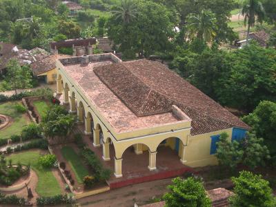 The slave owner's palace in Valle de los Ingenios.jpg