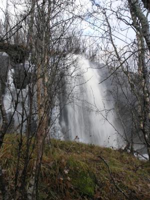 Waterfall with ice.jpg